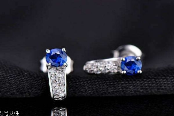 藍(lán)寶石有什么注意事項呢 藍(lán)寶石有什么禁忌嗎 藍(lán)寶石有什么注意事項呢 藍(lán)寶石有什么禁忌嗎