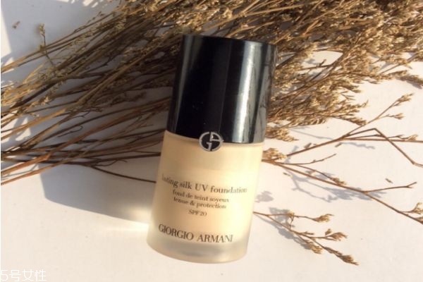 阿瑪尼粉底液怎么使用 阿瑪尼粉底液的使用方法 阿瑪尼粉底液怎么使用 阿瑪尼粉底液的使用方法