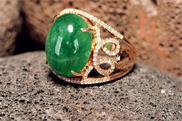 翡翠戒指磨花了怎么辦 翡翠戒指不亮了怎么辦