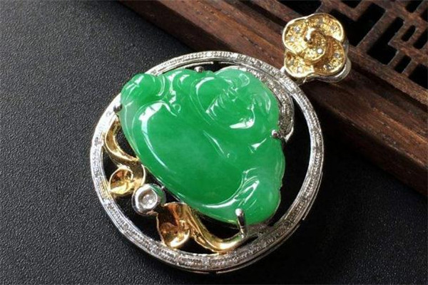 翡翠玉佛的寓意是什么 翡翠玉佛佩戴注意事項 翡翠玉佛的寓意是什么 翡翠玉佛佩戴注意事項