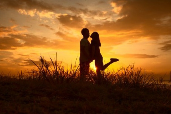 內(nèi)向的女生怎么追 內(nèi)向的女生喜歡什么樣的男生 內(nèi)向的女生怎么追 內(nèi)向的女生喜歡什么樣的男生