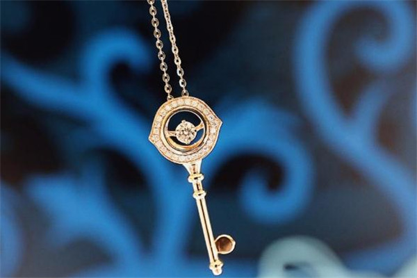 潮宏基和千葉珠寶哪個(gè)好 潮宏基和千葉珠寶品牌對比