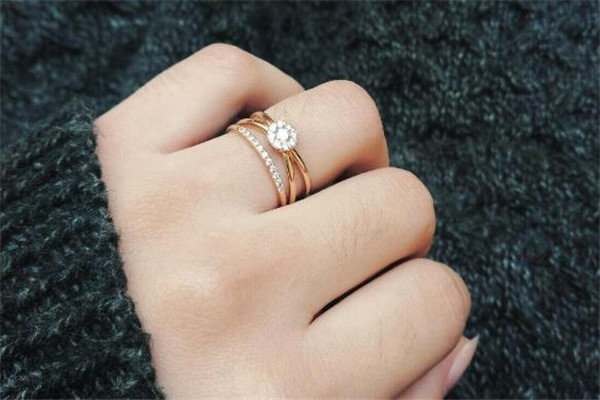 潮宏基裸鉆定制可靠嗎 潮宏基裸鉆定制怎么樣 潮宏基裸鉆定制可靠嗎 潮宏基裸鉆定制怎么樣