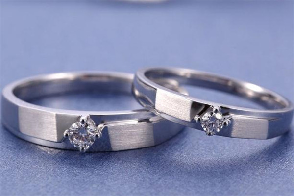 潮宏基裸鉆定制可靠嗎 潮宏基裸鉆定制怎么樣 潮宏基裸鉆定制可靠嗎 潮宏基裸鉆定制怎么樣