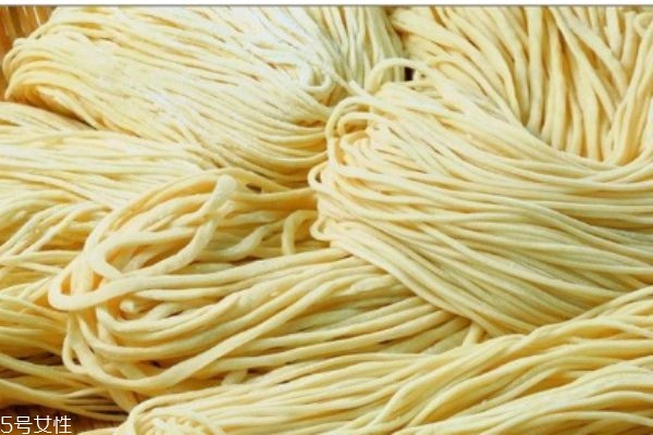 掛面是什么面呢 掛面主要成分是什么呢 掛面是什么面呢 掛面主要成分是什么呢