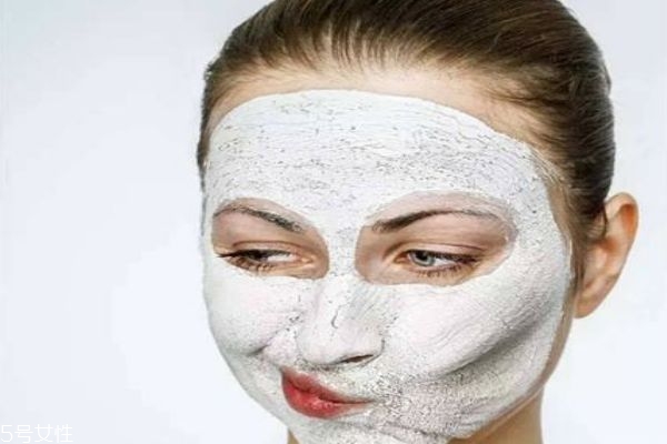 用完涂抹式面膜還要用護(hù)膚品嗎 做完面膜要用護(hù)膚品 用完涂抹式面膜還要用護(hù)膚品嗎 做完面膜要用護(hù)膚品