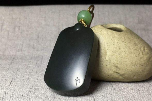 和田青玉什么顏色值錢 和田青玉價格 和田青玉什么顏色值錢 和田青玉價格