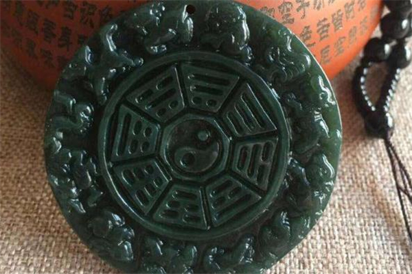 和田青玉什么顏色值錢 和田青玉價格 和田青玉什么顏色值錢 和田青玉價格