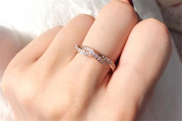 潘多拉命運(yùn)之輪多少錢 潘多拉命運(yùn)之輪戒指價格 潘多拉命運(yùn)之輪多少錢 潘多拉命運(yùn)之輪戒指價格