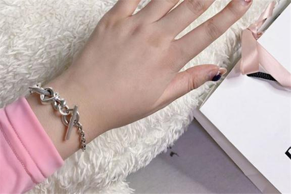潘多拉心意交織手鏈多少錢 潘多拉心意交織手鏈偏小嗎 潘多拉心意交織手鏈多少錢 潘多拉心意交織手鏈偏小嗎
