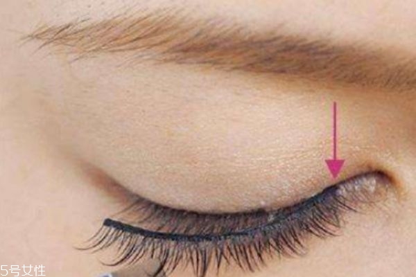 假睫毛重復(fù)使用注意事項(xiàng) 貼假睫毛的錯誤方法
