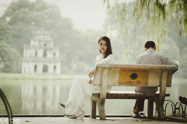 不敢和喜歡的人說話怎么辦 怎么和異性聊天找話題 不敢和喜歡的人說話怎么辦 怎么和異性聊天找話題