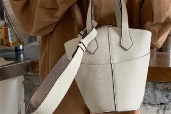 小mk是哪個(gè)國(guó)家的品牌 小mk和mk一樣嗎 小mk是哪個(gè)國(guó)家的品牌 小mk和mk一樣嗎