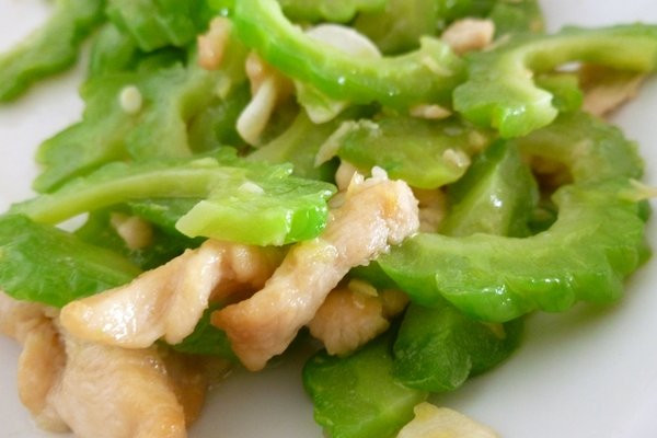 苦瓜不能與什么一起吃 什么人不適合吃苦瓜 苦瓜不能與什么一起吃 什么人不適合吃苦瓜