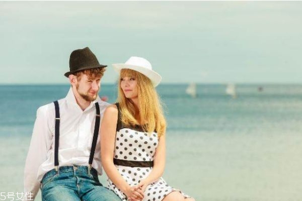 男生分手后多久想復(fù)合 男生分手后還愛的表現(xiàn) 男生分手后多久想復(fù)合 男生分手后還愛的表現(xiàn)