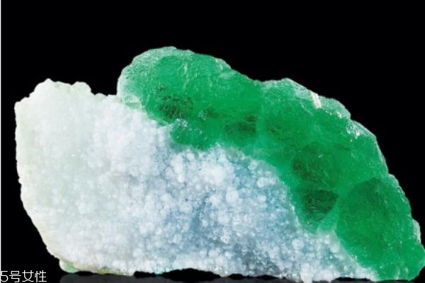 螢石有什么寓意呢 螢石的市場(chǎng)價(jià)格怎么樣呢 螢石有什么寓意呢 螢石的市場(chǎng)價(jià)格怎么樣呢