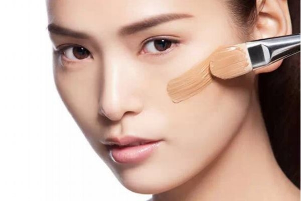 粉底不服帖有哪些原因 手指上粉底好嗎 粉底不服帖有哪些原因 手指上粉底好嗎