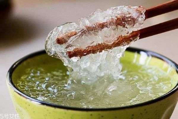 什么是燕窩呢 燕窩有什么營(yíng)養(yǎng)價(jià)值呢