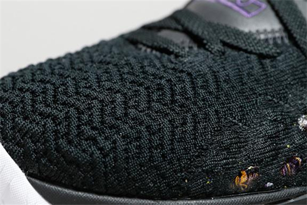 耐克詹姆斯17代開箱測(cè)評(píng) lbj17實(shí)物開箱報(bào)告 耐克詹姆斯17代開箱測(cè)評(píng) lbj17實(shí)物開箱報(bào)告