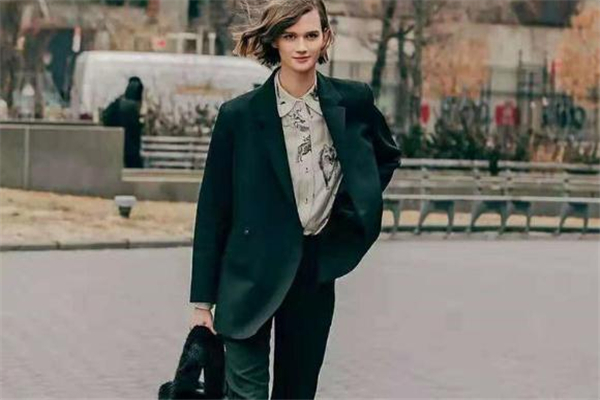 2019初秋流行什么衣服 2019初秋時(shí)尚穿搭 2019初秋流行什么衣服 2019初秋時(shí)尚穿搭