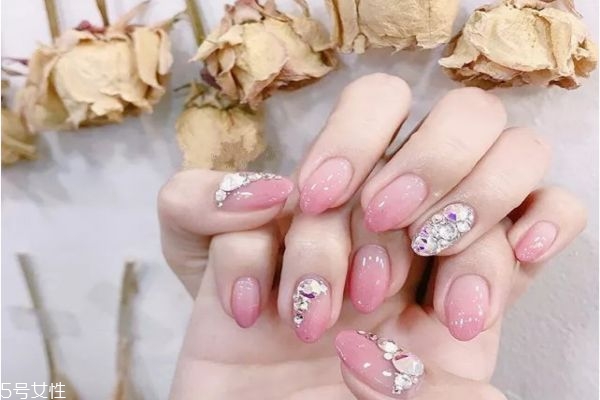 指甲油容易掉怎么辦 怎么涂指甲油保持長久