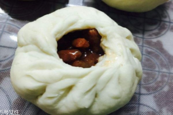 什么是叉燒包呢 叉燒包有什么營(yíng)養(yǎng)價(jià)值呢 什么是叉燒包呢 叉燒包有什么營(yíng)養(yǎng)價(jià)值呢