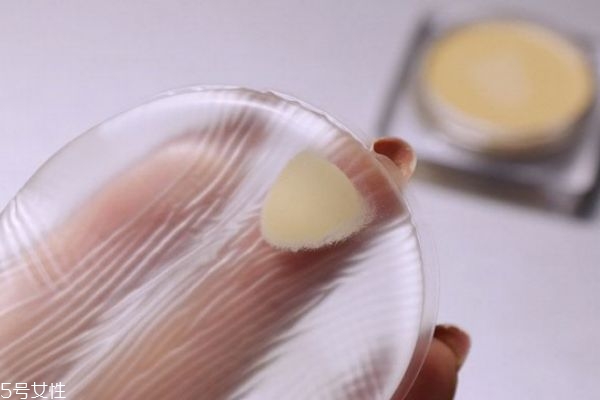 硅膠粉撲上的薄膜有什么用處 硅膠粉撲特點