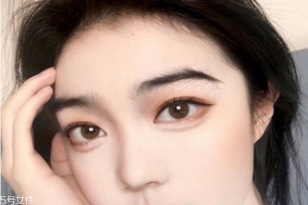 自己如何畫眼線好看 畫眼線的技巧有哪些 自己如何畫眼線好看 畫眼線的技巧有哪些