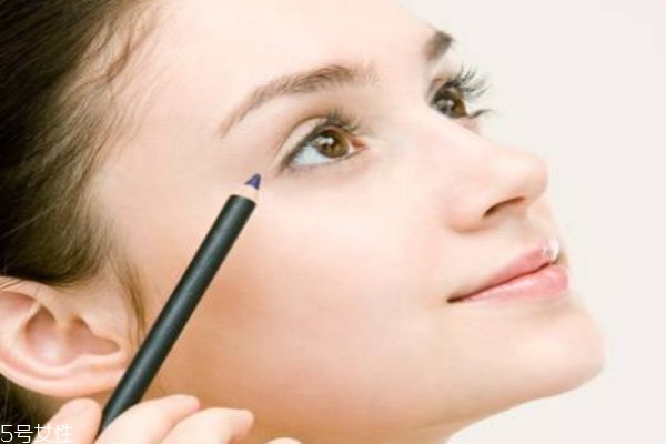 畫眼線用什么好 看個(gè)人使用習(xí)慣 畫眼線用什么好 看個(gè)人使用習(xí)慣