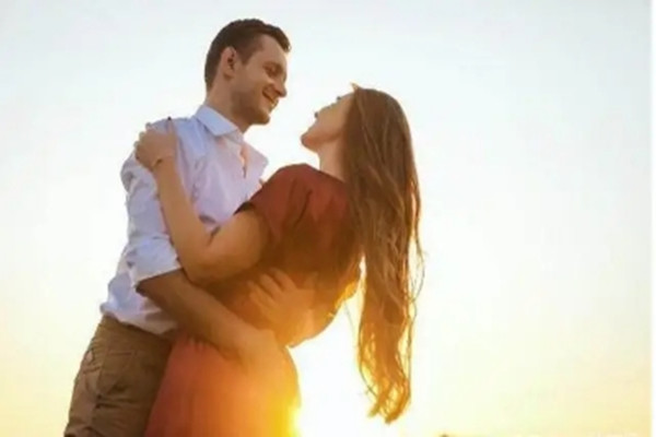 感情里過于主動(dòng)的女生會(huì)有什么下場(chǎng) 男生對(duì)不在乎的親密關(guān)系有什么表現(xiàn) 感情里過于主動(dòng)的女生會(huì)有什么下場(chǎng) 男生對(duì)不在乎的親密關(guān)系有什么表現(xiàn)