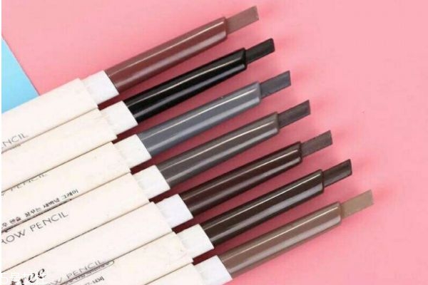 眉筆和眉粉有什么區(qū)別 畫(huà)眉工具如何挑選
