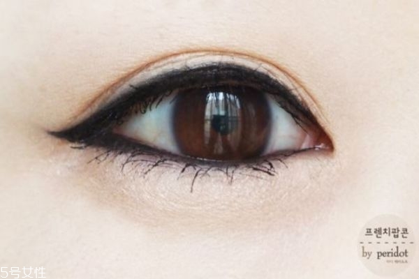 自己如何畫眼線好看 畫眼線的技巧有哪些 自己如何畫眼線好看 畫眼線的技巧有哪些