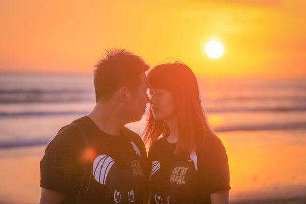 情侶之間應(yīng)不應(yīng)該互看手機(jī) 情侶之間信任的表現(xiàn) 情侶之間應(yīng)不應(yīng)該互看手機(jī) 情侶之間信任的表現(xiàn)