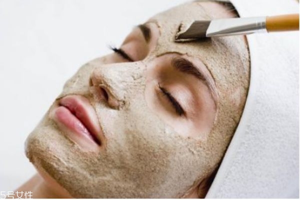定期去角質(zhì)對皮膚有什么好處 定期去角質(zhì)的好處 定期去角質(zhì)對皮膚有什么好處 定期去角質(zhì)的好處