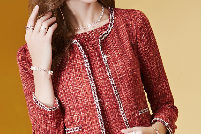 小香風(fēng)套裝怎么搭配 小香風(fēng)套裝衣服怎么穿 小香風(fēng)套裝怎么搭配 小香風(fēng)套裝衣服怎么穿