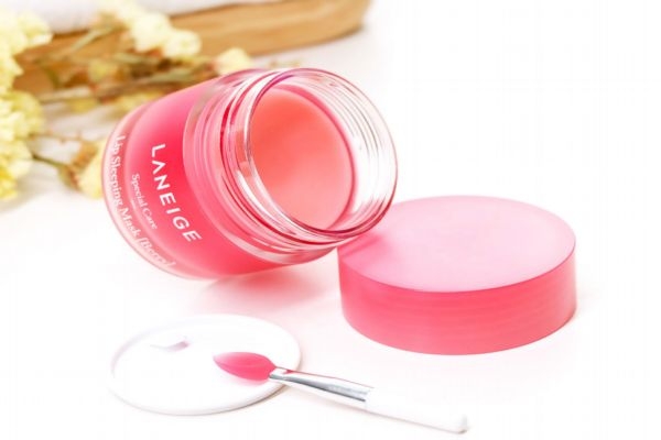 唇膜怎么用 使用唇膜的注意事項 唇膜怎么用 使用唇膜的注意事項