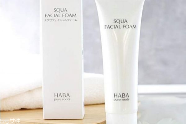 常用洗面奶對(duì)皮膚有什么傷害嗎 關(guān)于洗面奶的一些誤區(qū) 常用洗面奶對(duì)皮膚有什么傷害嗎 關(guān)于洗面奶的一些誤區(qū)