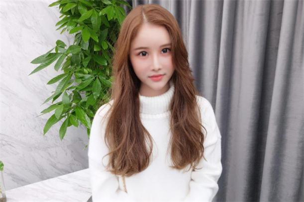 淺金亞麻色是什么顏色 淺金亞麻色顯白嗎 淺金亞麻色是什么顏色 淺金亞麻色顯白嗎