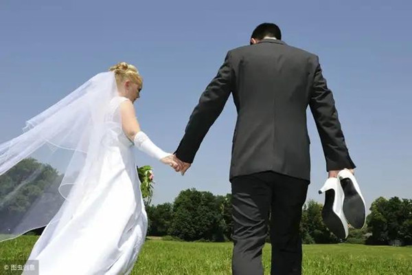 婚姻到底是不是愛(ài)情的墳?zāi)?婚后那6種女人必出軌