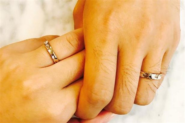 謝瑞麟和周生生哪個(gè)好 謝瑞麟和周生生品牌對(duì)比 謝瑞麟和周生生哪個(gè)好 謝瑞麟和周生生品牌對(duì)比