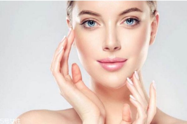 皮膚干燥有哪些原因 冬季皮膚干燥是什么原因 皮膚干燥有哪些原因 冬季皮膚干燥是什么原因