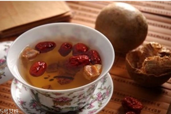 羅漢果應(yīng)該怎么使用呢 使用羅漢果有什么注意的呢 羅漢果應(yīng)該怎么使用呢 使用羅漢果有什么注意的呢