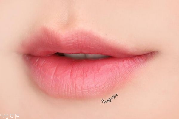 阿瑪尼紅管新色524什么顏色 阿瑪尼紅管新色524試色 阿瑪尼紅管新色524什么顏色 阿瑪尼紅管新色524試色