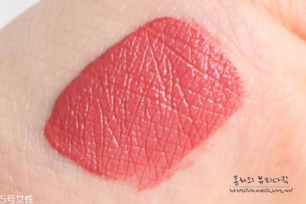 阿瑪尼紅管新色524什么顏色 阿瑪尼紅管新色524試色 阿瑪尼紅管新色524什么顏色 阿瑪尼紅管新色524試色