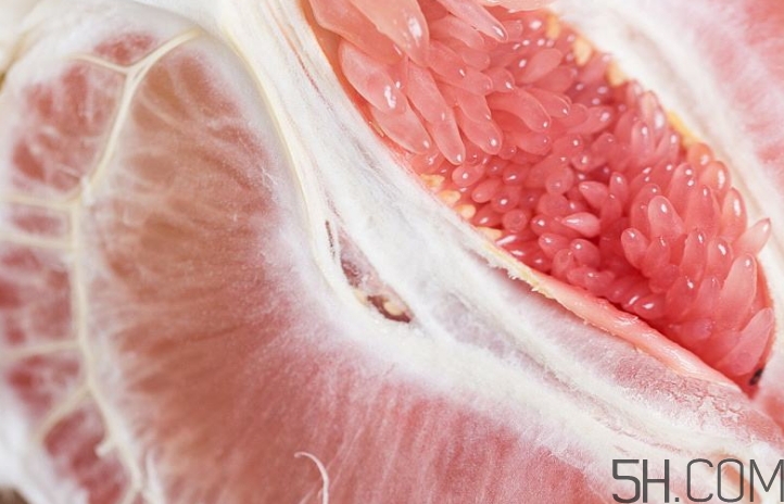 紅心柚子皮怎么是紅的？紅心柚子皮能吃嗎？