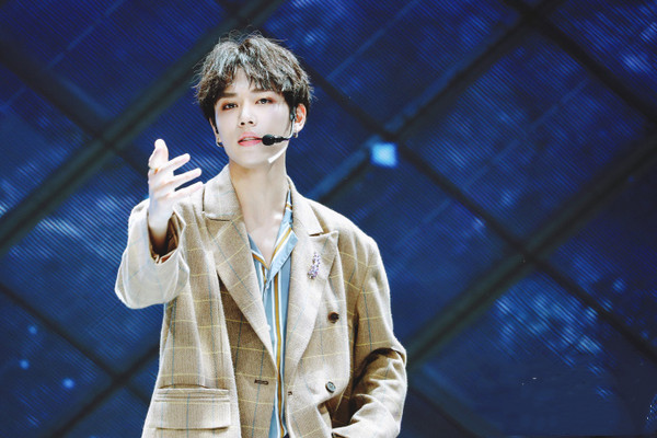 想你的男生會主動聯(lián)系你嗎 不主動聯(lián)系你是不喜歡你嗎