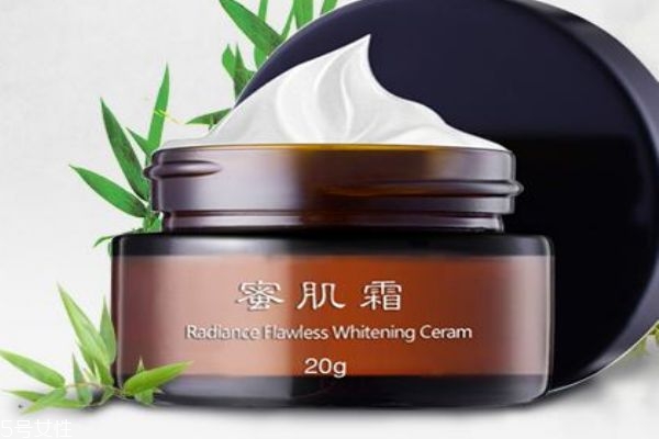 艾雪詩適合什么年齡人群呢 艾雪詩明星產(chǎn)品有什么呢 艾雪詩適合什么年齡人群呢 艾雪詩明星產(chǎn)品有什么呢