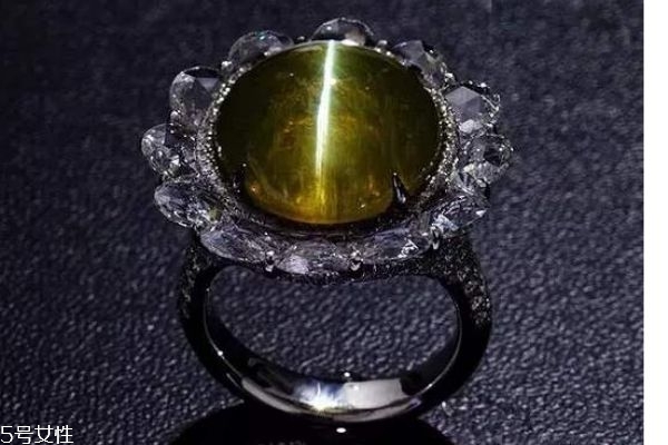 石英貓眼應該怎么保養(yǎng)呢 石英貓眼佩戴有什么注意嗎 石英貓眼應該怎么保養(yǎng)呢 石英貓眼佩戴有什么注意嗎