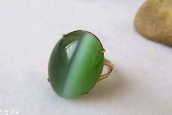 石英貓眼應該怎么保養(yǎng)呢 石英貓眼佩戴有什么注意嗎 石英貓眼應該怎么保養(yǎng)呢 石英貓眼佩戴有什么注意嗎