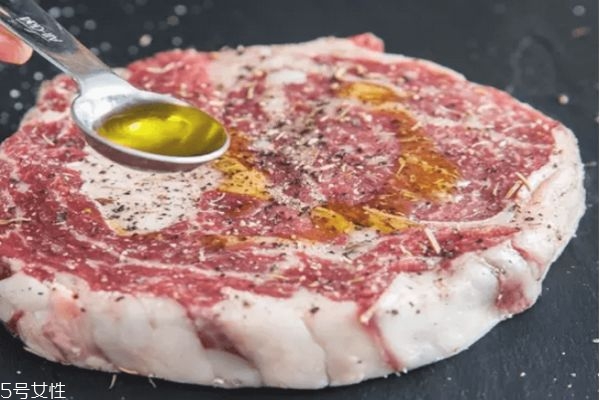 煎肉眼牛排的幾個(gè)要點(diǎn) 關(guān)于牛排的知識(shí)點(diǎn) 煎肉眼牛排的幾個(gè)要點(diǎn) 關(guān)于牛排的知識(shí)點(diǎn)